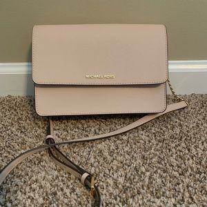 Michael Kors Daniela Large Saffiano Leather Crossbody Bag